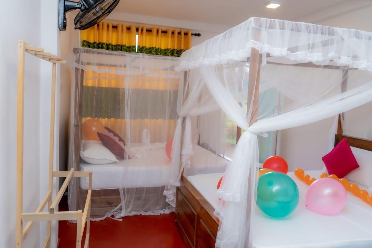 Rainforest Holiday Inn デニヤヤ エクステリア 写真