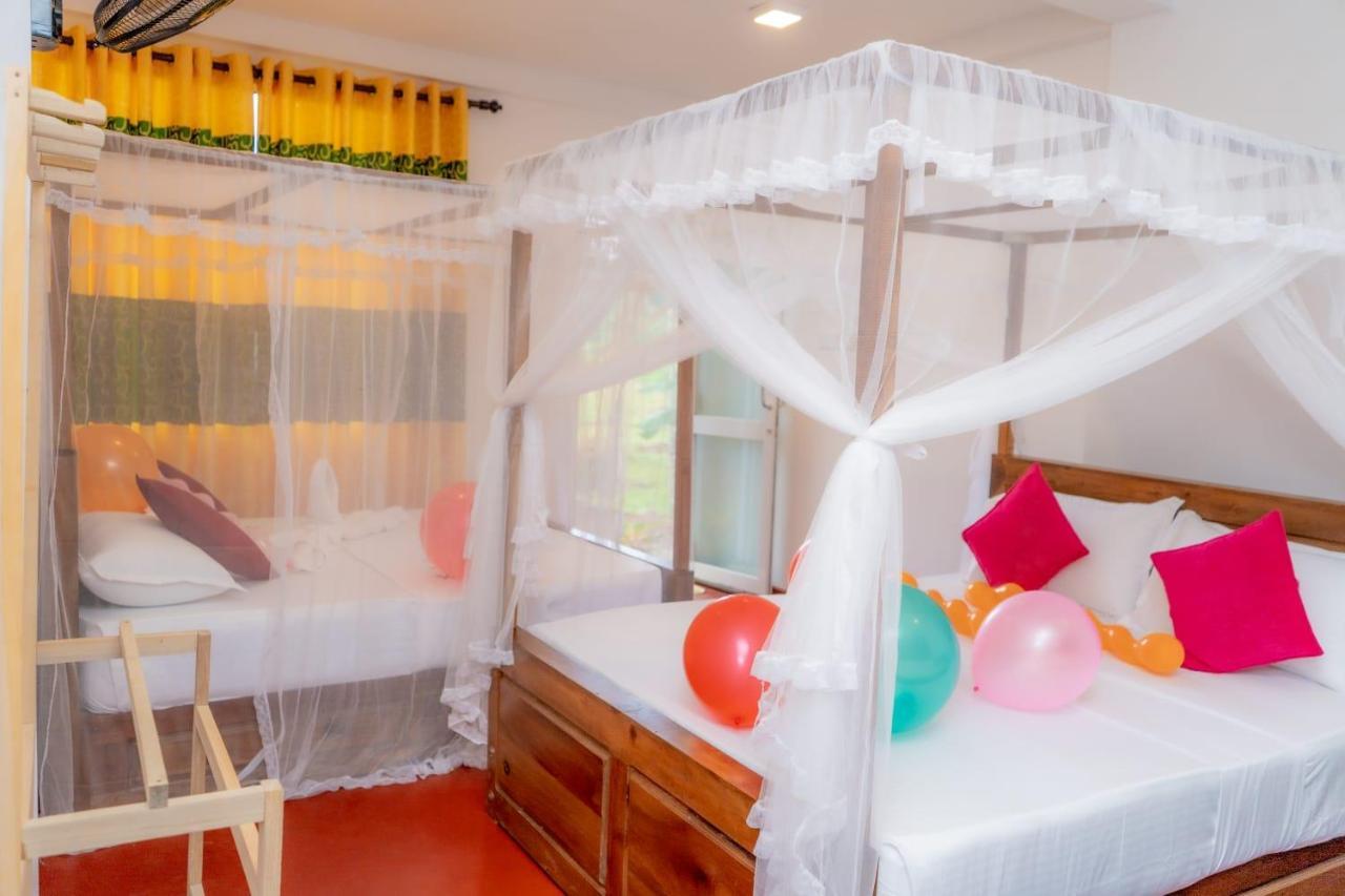 Rainforest Holiday Inn デニヤヤ エクステリア 写真