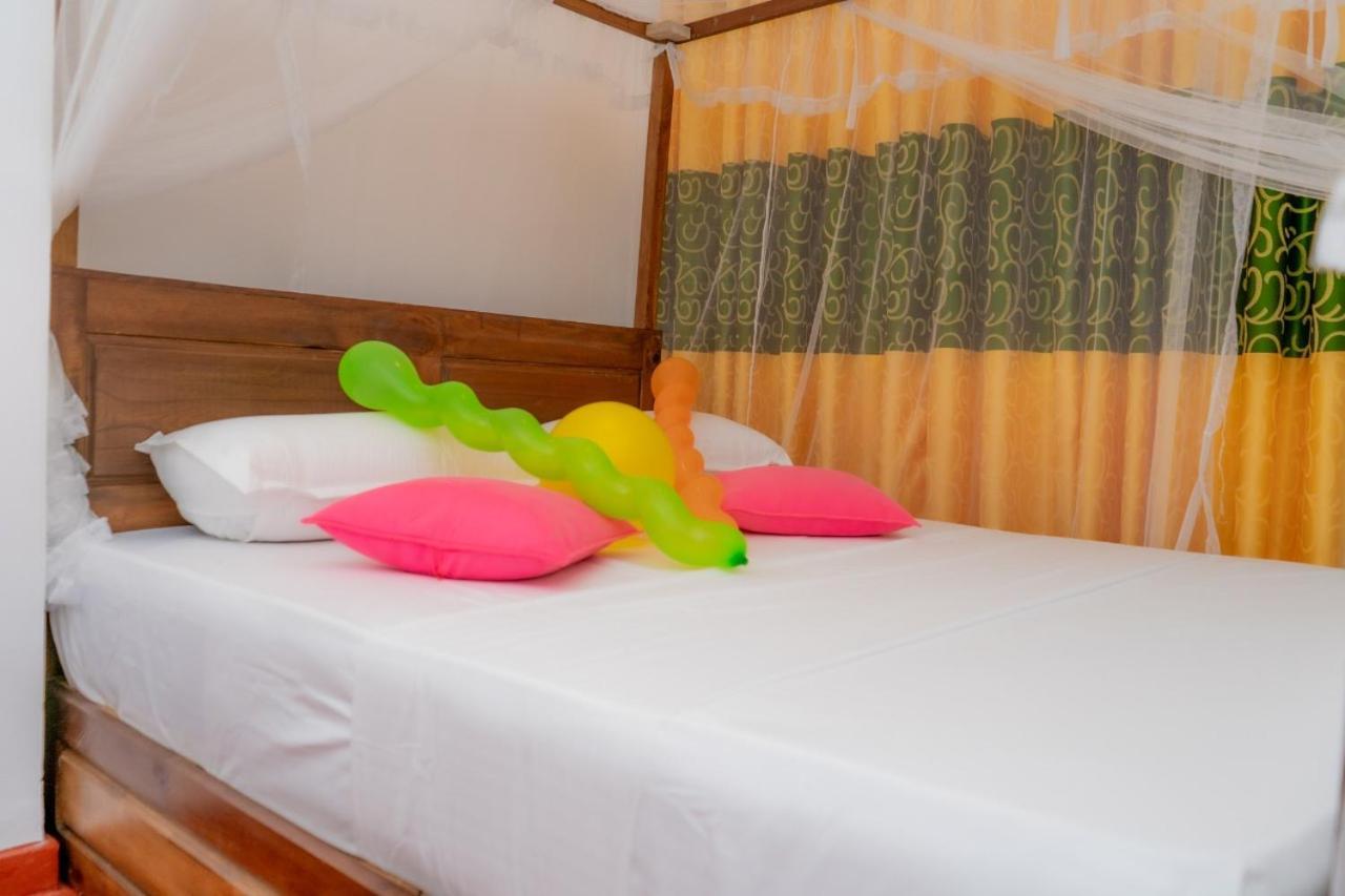 Rainforest Holiday Inn デニヤヤ エクステリア 写真